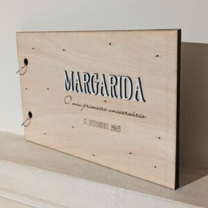 Albúm madeira 30 folhas a4 nome branco